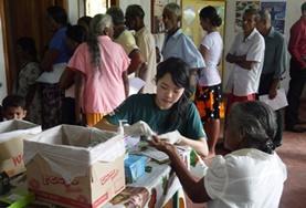 Volunteer Medical Electives A Pharmacy Elective intern assists with dispensing medicine and treating minor illnesses at a medical outreach in Sri Lanka.